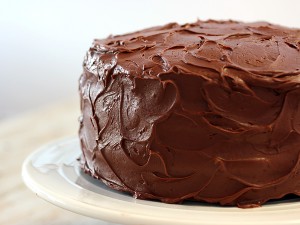 Νηστίσιμο σoκολατένιο κέικ με γεύση πορτοκαλιού. Vegan